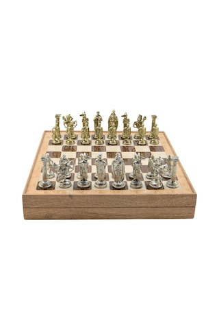 Büyük Boy Metal İngiliz Satranç Takımı Parlak Ve Rustik Desenli Sandıklı Mdf Tahtası 36x36x6 Cm.