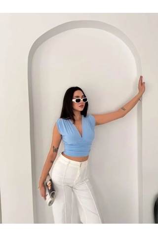 Defymoda Vatkalı Kolsuz V Yaka Drapeli Crop Bluz Likralı Fit - Bebek Mavisi