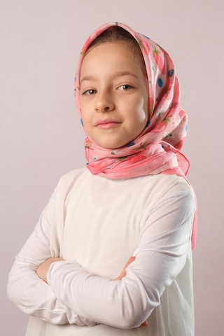Hürrem Bone Pembe Dijital Baskılı Çocuk Tesettür Eşarp Pamuk Polyester Çilek Desenli 6001 04 Pembe