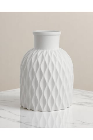 Çapraz Çizgili Oymalı Dekoratif Vazo El Yapımı Şık Tasarım Beyaz