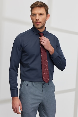 AC&Co / Altınyıldız Classics Erkek LACI Kolay Ütülenebilir Slim Fit Dar Kesim İtalyan Yaka Armürlü Gömlek Lacivert
