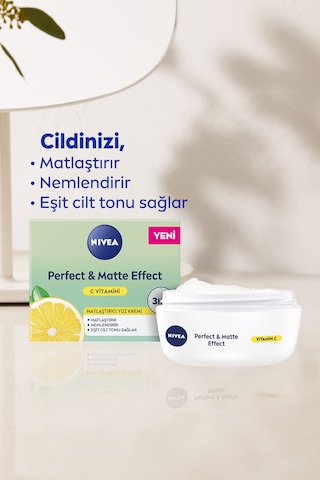 NIVEA Perfect&Matte Matlaştırıcı Gündüz Yüz Bakım Kremi C Vitamini Eşit Cilt Tonu Nemlendirici 50 ML