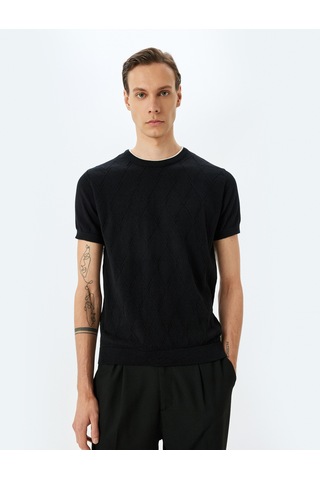 Koton Regular Fit Geometrik Dokulu Kısa Kollu Pamuklu Triko Kazak Siyah 5sam70010ht Siyah