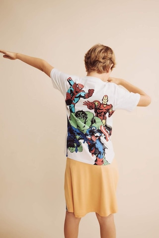 Defacto Marvel Comıcs Sırt Baskılı New Regular Fıt Bisiklet Yaka Kısa Kollu Ekru Tişört Erkek Çocuk H8253a826hser105 Ekru-er105