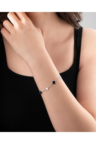 925 Ayar Rodyum Siyah-beyaz Mineli Yonca Charm Gümüş Bileklik Rb10071