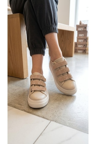 Shoetek Orrel Kadın Sneakers Üç Bantlı Taşlı Spor Ayakkabı Bej Deri