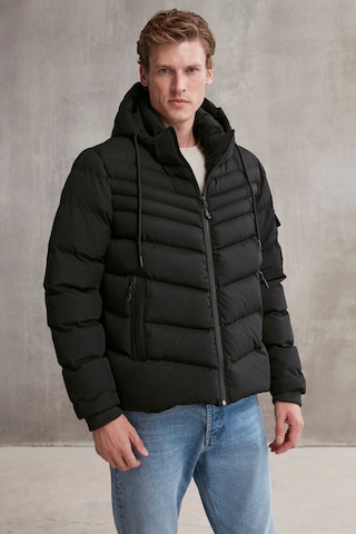 Allan Erkek Su Geçirmez Fermuarlı Kapüşonlu Kol Arma Ve Cep detaylı şişme Siyah Mont