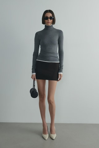 Suud Collection Füme Boğazlı Body