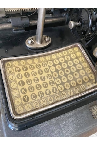 Aeg Mignon Antika Daktilo - Koleksiyonluk Metal Kasalı Daktilo No