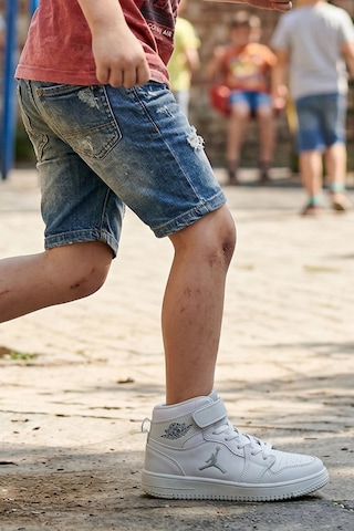 In Step Eveji Beyaz Çocuk Basketbol Ayakkabısı - Yüksek Bilekli Cırt Cırtlı Sneaker