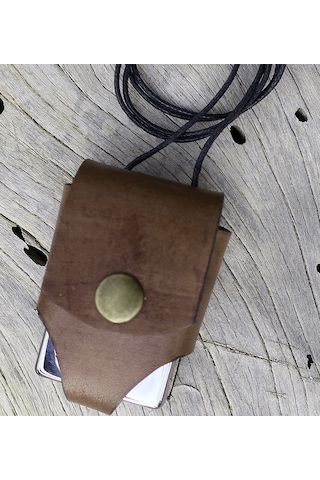 Sermo - Hakiki Deri El Yapımı Zippo Çakmak Kılıfı - Kahve / Kolye