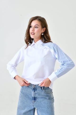 Kadın Özel Tasarım Yaka Kol Düğmeli Çizgi Garnili Tesettüre Uygun Bluz Gömlek Beyaz