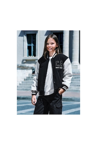 LC Waikiki Lcw Kids Yeni Siyah Nakışlı Kız Çocuk Bomber Mont