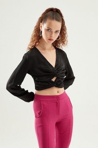 Dekolte Detaylı V Yaka Bluz Siyah-1776 Siyah