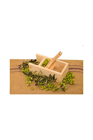 El Yapımı Ahşap Zeytin Kırma Makinesi