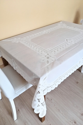 Dantel Motifli Muşamba Masa Örtüsü 120 X 150 Cm -beyaz Renk-halka