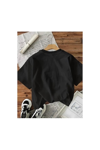 Herkesemoda Öpücük Desen Baskı Detaylı Basic T-shirt Siyah
