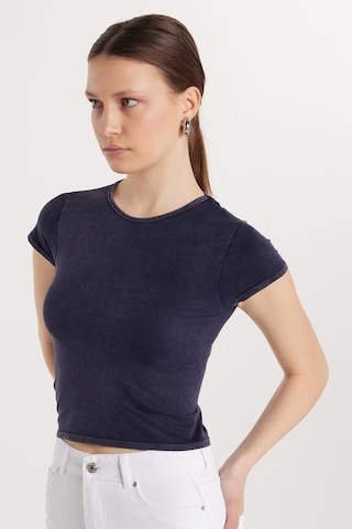 Tudors Kadın Slim Fit Dar Kesim Düz Basic Bisiklet Yaka Lacivert Tişört-33680 Lacivert