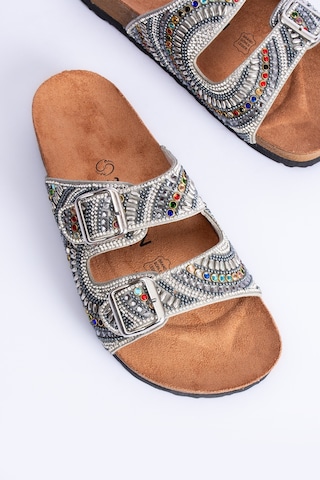 Polomia Comfort Sahra Kadın Anatomik Eva Taban Konfor Taş Pırlanta İşlemeli Çift Bantlı Tokalı Günlük Sandal Terlik Gümüş