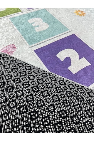 Kaymaz Tabanlı Ince Yıkanabilir Çocuk Halısı Sek Sek