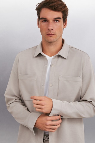 DERIAN Erkek Comfort Fit 2 Cepli Çıt Çıt Düğmeli Bej Gömlek