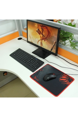 Genişletilmiş Büyük İnce Kaymaz Kanlı Desen Yumuşak Kauçuk Pürüzsüz Kumaş Yüzey Oyunu Klavye Mouse Pad Mat, Boyut: 320 X 240 X 3 Mm