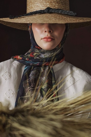 Defacto Fresh Scarfs X Defacto Midnight Botanic Viskon Şal I1748ax26smbk27 Siyah-bk27