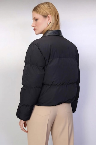 Benerly Kadın Oversize Gömlek Yaka Standart Kol Düz Desen Şişme Mont Fonk Siyah