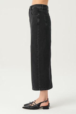Antrasit Normal Bel Patı Fermuarlı Yırtmaçlı Maxi Jean Etek C 4532-049