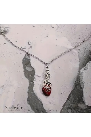 Rubicore Dramatik Gotik Tarz Kırmızı Kalpli 925 Ayar Gümüş Zincir Unisex Kolye Gümüş