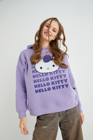 Hello Kitty Lisanslı Baskılı Kapüşonlu Oversize Sweatshirt Çok Renkli
