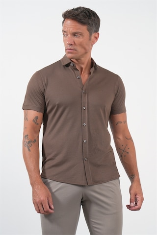 İmza Kahverengi İtalyan Yaka Kısa Kol Cepsiz Slim Fit Pamuklu Gömlek 1004260158 Açık Kahverengi