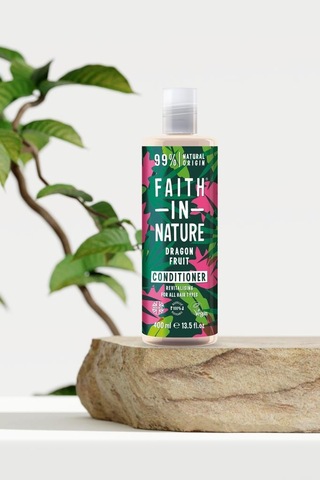 Faith in Nature %99 Doğal Canlandırıcı Ejder Meyvesi Tüm Saç Tipleri İçin Saç Bakım Kremi 400 ML
