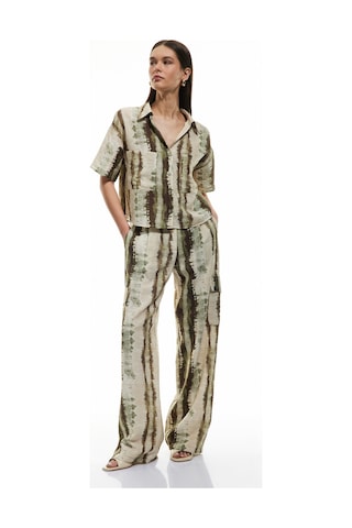Koton Aplike Çift Cep Detaylı Batik Desenli Viskon Kısa Kollu Crop Gömlek Yeşil Desenli 5sak60299pw Yeşil Desenli Yeşil