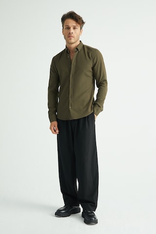Redline Flex Slim Fit Yumuşak Kolay Ütü Nefes Alan Erkek Gömlek Haki