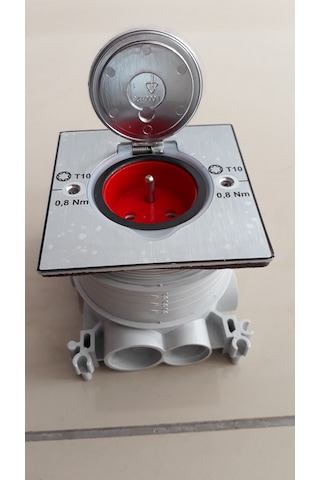 089700 Legrand Paslanmaz Çelik Ip44 Özel Donatılmış Döşeme Priz N11.3