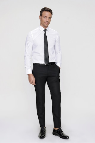 Morven Erkek Beyaz Slim Fit Dar Kesim Düz Sert Yaka Uzun Kollu Gömlek Beyaz
