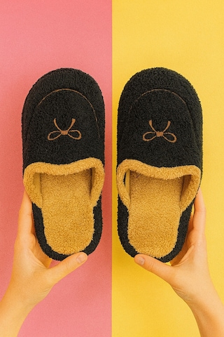 Amore Kapalı Kadın Ev Terliği Günlük Rahat Kışlık Terlik Siyah