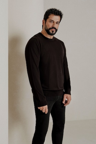 AC&Co / Altınyıldız Classics Altinyildiz Classics Erkek Siyah Standart Fit Normal Kesim Bisiklet Yaka Triko 4A4923100001SYHXL Siyah