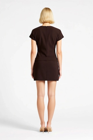 Benerly Kadın Mini Elbise Bisiklet Yaka Kısa Kollu Kemerli Bodycon Kesim Kahverengi