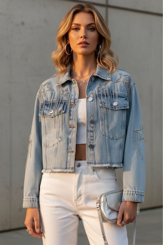 Esb Design Kadın Mavi Taşlı Zincirli Cepli Mevsimlik Düğmeli Kısa Denim Ceket A36-082 Esb Design Kadın Mavi Taşlı Zincirli Cepli Mevsimlik Düğmeli Kısa Denim Ceket A36-082
