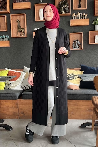 Rabia Şamlı Dama Desenli Siyah Triko Hırka Çok Renkli