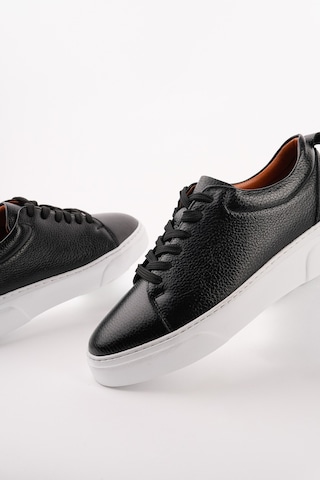 Muggo Leons Hakiki Deri Erkek Kalın Taban Bağcıklı Günlük Casual Sneaker Siyah - Beyaz