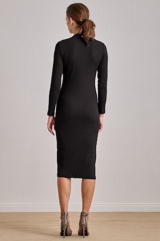 Midi Siyah Kaşkorse Elbise Siyah