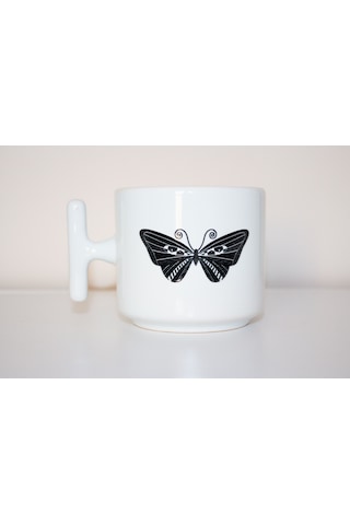 Aşkla Giden Yorulmaz Kelebek T Kulplu Seramik Beyaz Kupa Bardak Hediyelik Beyaz
