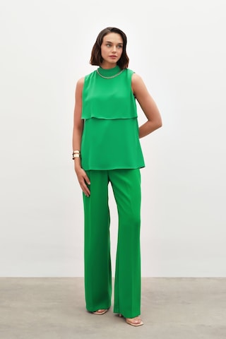 Sateen Aksesuar Detaylı Volanlı Bluz - Yeşil-133172