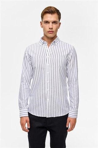 Süvari Siyah Slim Düğmeli Yaka Düz Cepsiz Casual Gömlek Gm2025500487-s09 Siyah