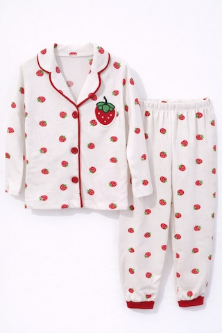 Çilek Desenli Yakalı Önü Düğmeli Kız Çocuk Pijama Takımı Beyaz