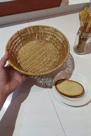 Hasır Rattan Örgülü Ekmek Sepeti Dekoratif Çok Amaçlı Organizer Açık Kahverengi