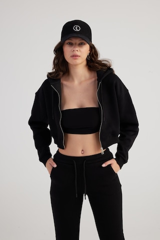 Holly Lolly Kadın Siyah Kapüşonlu Uzun Kol Fermuarlı Crop Mixed Sweat
